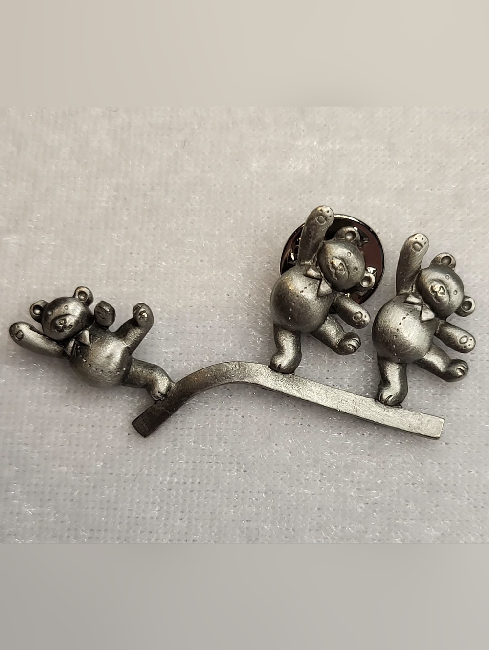 Vintage JJ Jonette Three Teddy Bears Pewter Pin